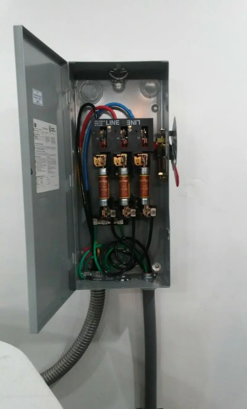 Three-phase disconnect switch installed for Smoke Detector Installation in Acworth